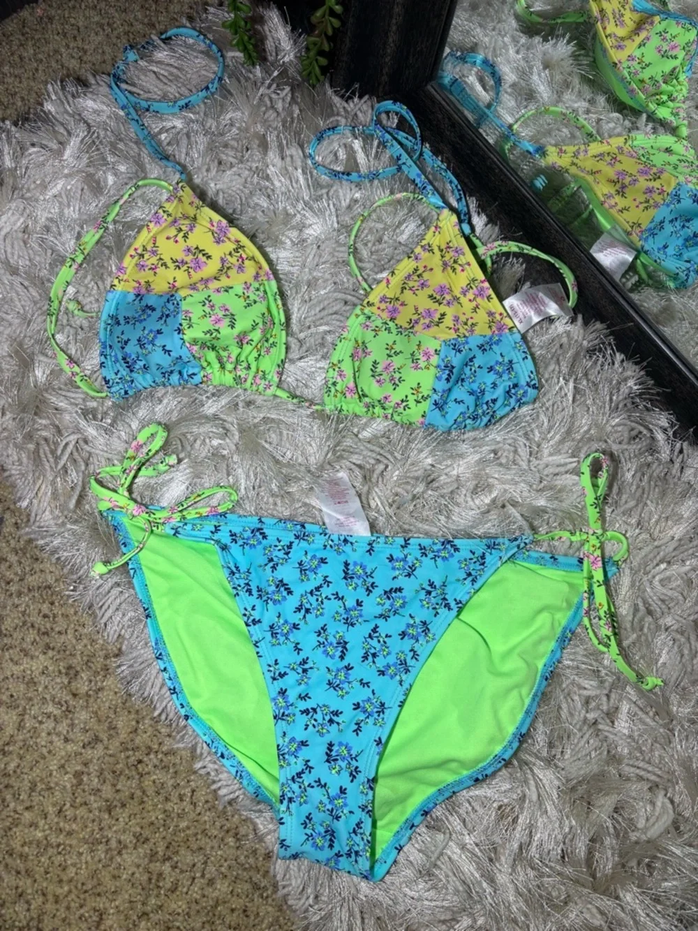 -🌸5/$25🌸No Boundaries Printed Two Piece Bikini Swimsuit Size L/XL - Picture 2 of 12